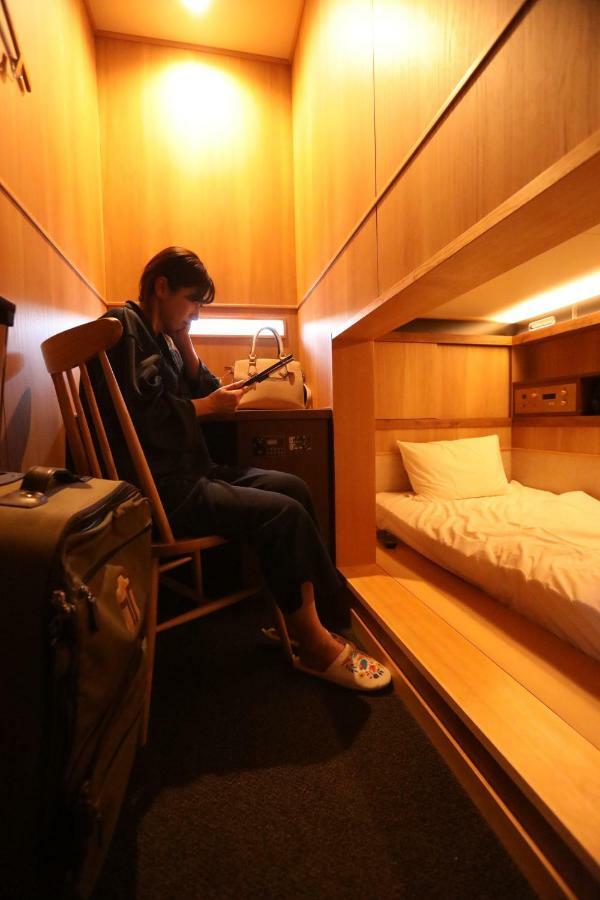 Cabin Inn Kyoto Sanjo Kawaramachi Bagian luar foto